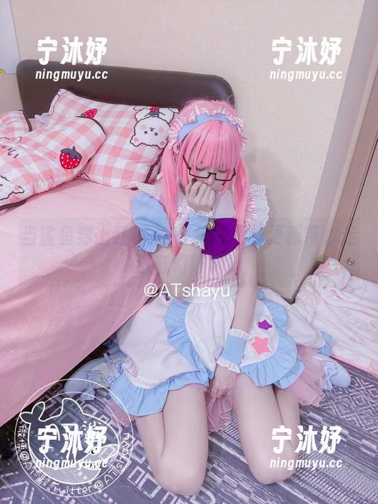 AT鲨 当鲨鱼穿上红裙:AT鲨的图包更新带你走进奇幻陆地!