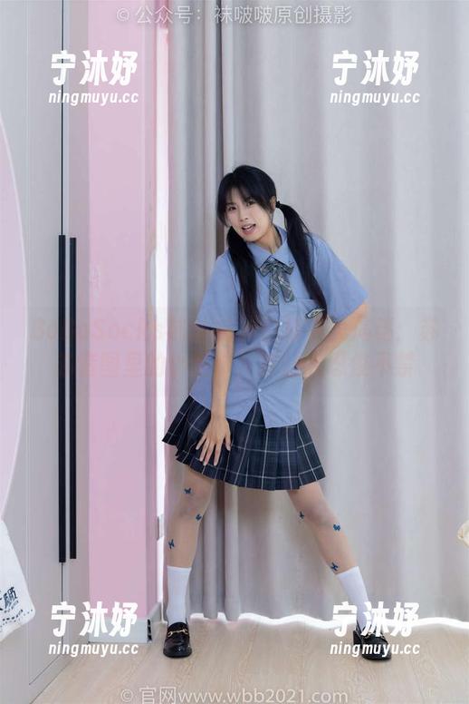 BoBoSocks袜啵啵 - 白棉袜大揭秘：苏苏套图里的小细节，真让人忍俊不禁