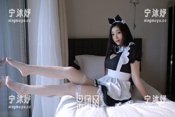 GIRLT果团网-周大萌 GIRLT果团网 - 周大萌的新作品分享:穿上高跟鞋,你也可以是Z字形跑步冠军!
