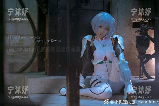 HaneAme雨波的裤里丝作品集，下载前记得先吃点零食，哈哈。