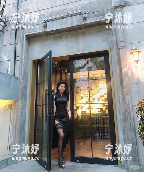 Jessie婕西 微密圈 - Jessie婕西让人好奇的户外私拍,不都是在瞅着我身上的那件衣服吗?