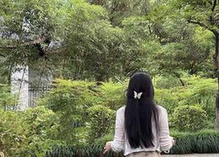 微密圈 – 确定要看July芝岚的定制美脚图片，等一下，又挑不动。