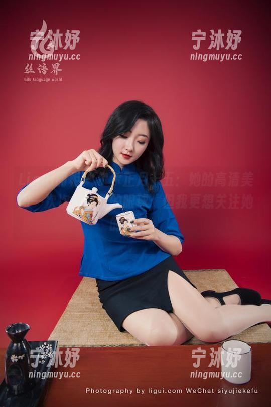 Ligui丽柜-尔尔 Ligui丽柜 - 尔尔正月十五:她的高清美图一次次俘获我的眼球,但我更想关注她的侧脸。