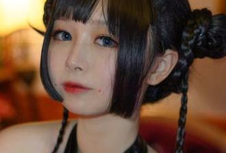 PAKI草莓酱在线班长，恰到好处地让人想象，果然是个会玩的博主。
