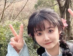 私房Sayako＿今年4岁：看她如何把御姐形象玩得淋漓尽致，嗨！