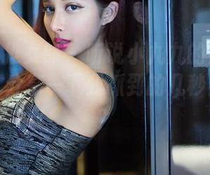TuiGirl推女郎 – 听说小九九的白色写真很特别，分享一下我抓到的几秒白色静谧？