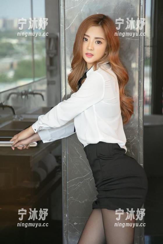 UGirls尤果网-杨晨晨 UGirls尤果网 - 杨晨晨的校服项目,网盘上藏着多少青春回忆?