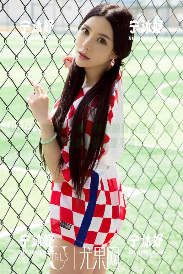 UGirls尤果网-萌神妹妹 UGirls尤果网 - 萌神妹妹的瑜伽图包,难道我也能柔软到极致不成?
