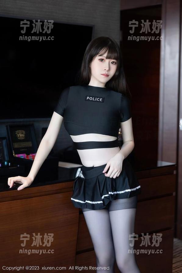 Xiuren秀人网-Elise谭晓彤 Xiuren秀人网 - 谁需要完美,Elise谭晓彤的自拍合集就给你一切,快来下载吧!