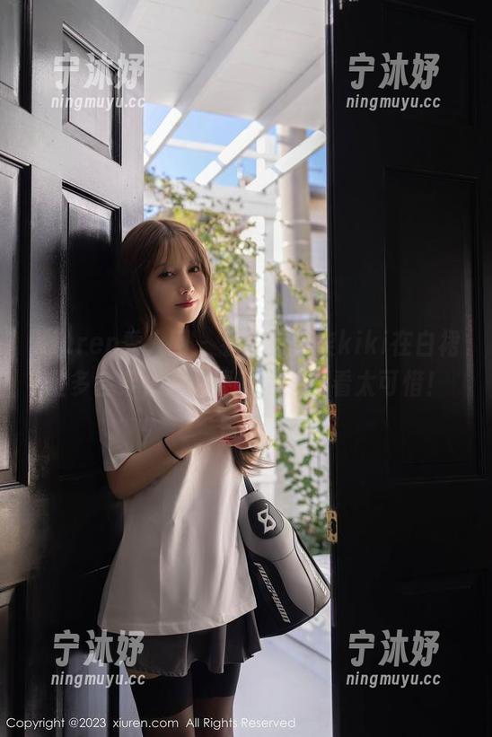 Xiuren秀人网-星子柒kiki Xiuren秀人网 - 看,星子柒kiki在白裙里多会穿,原图更新了,不看太可惜!