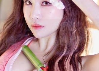 Yebin(전예빈)镂空，原图让人想起某个遐想，究竟在表述啥呢？