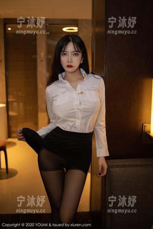YouMi尤蜜荟-黄乐然 YouMi尤蜜荟 - 黄乐然的棉袜写真:精选袜子,我的潮流不怕冷!