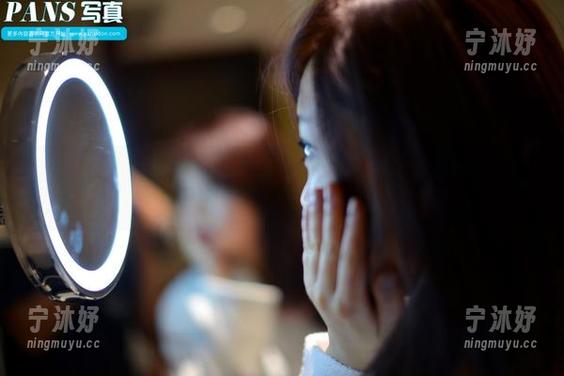 pans-兔兔 pans - 敲键盘的兔兔:这份秘书写真集,能让你工作更卖力,或者直接辞职!