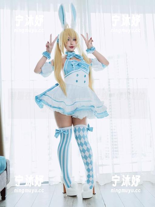 制服在身，puypuy图包上线：你见过的最有“格调”的班服！