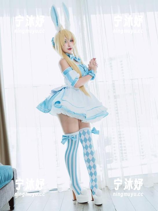 每次看到puypuy在NeroFormalDress里，那个自信真让人惊艳，果然得分享这美图了吧。