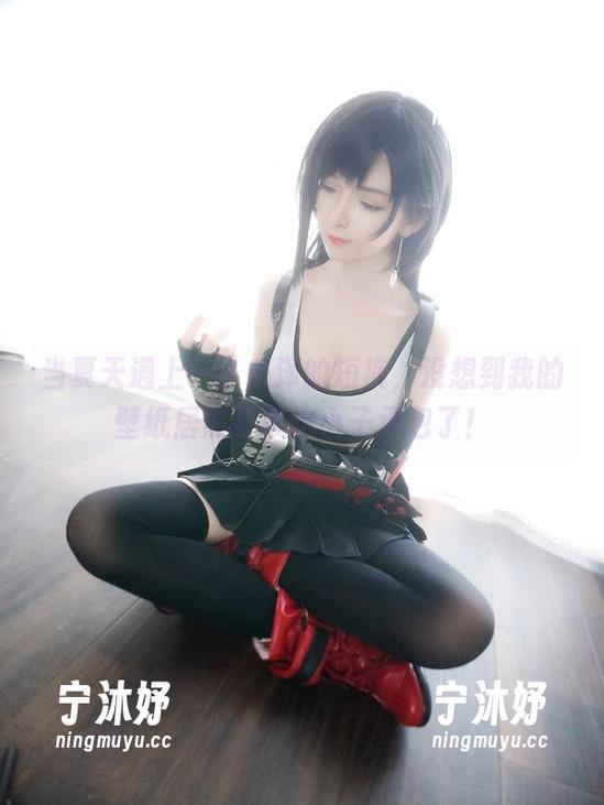 当夏天遇上一小央泽的短裤，没想到我的壁纸居然要被这小子承包了！