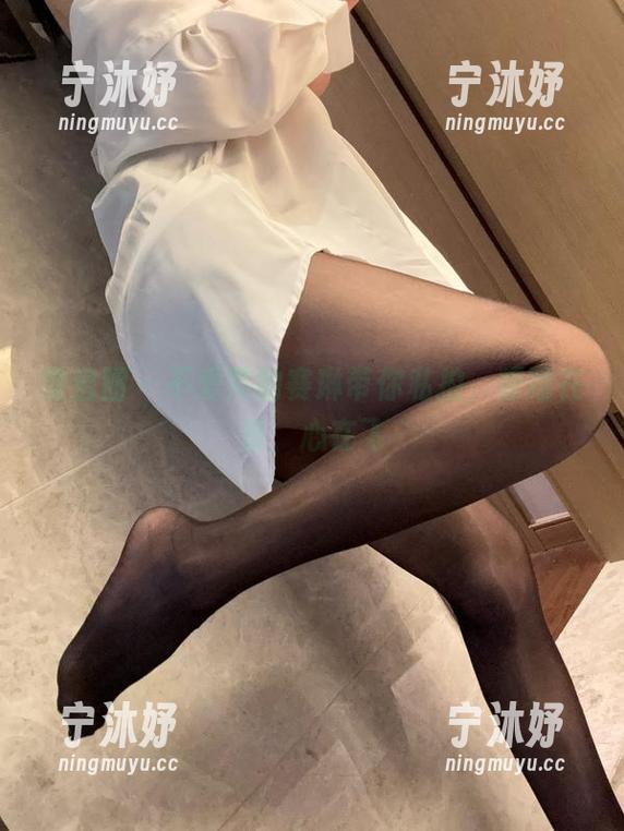 微密圈 - 不爱笑的赛琳带你私拍，眼睛在看，心在飞