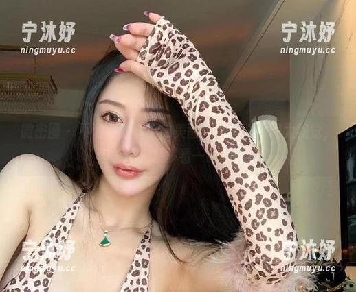 不爱笑的赛琳 微密圈 - 不爱笑的赛琳的美图:性感,不用太视觉,但总让人想多看一眼的图包