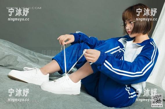 丽柜-轩轩 丽柜 - 轩轩的妹妹:图包分享,轻松萌翻你我他!