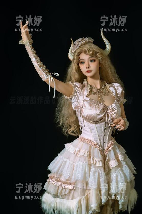 云溪溪 云溪溪的作品《暗涌》,私拍果然能玩得淋漓尽致。