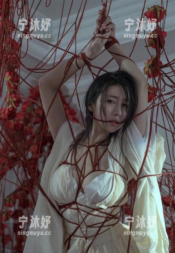 云溪溪 云溪溪修女:有人说她像个四维空间里的天使,来下载这图片,亲自查证!