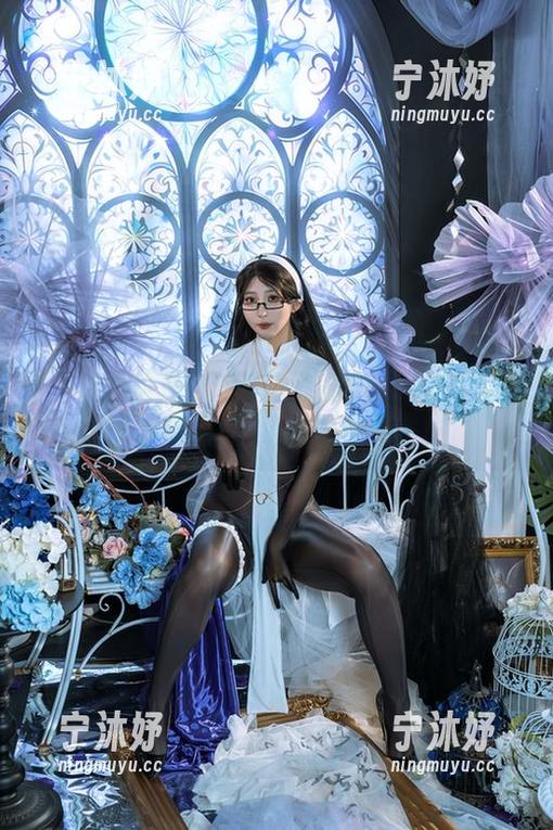 云溪溪奶桃 當你以为这是云溪溪奶桃最新作品,其实是比基尼充当了“最佳配角”!