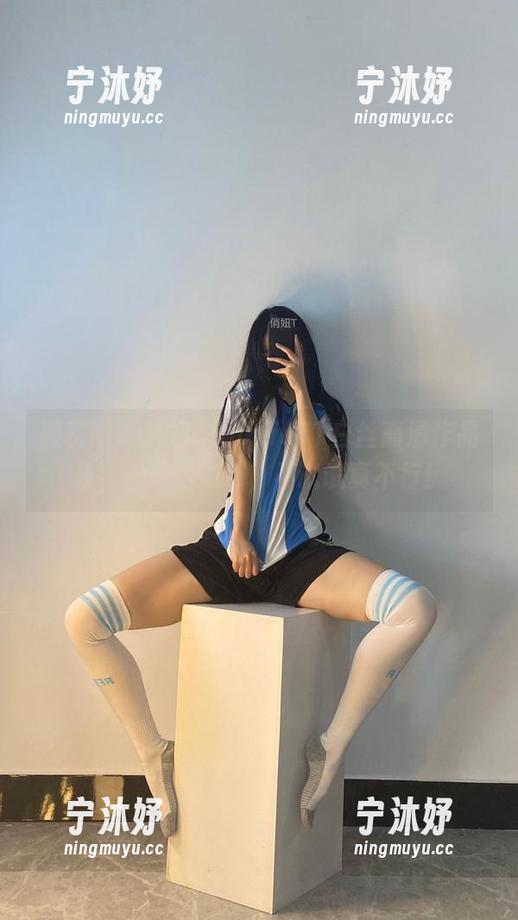 微密圈 - 俏妞qiaoniuTT白丝高清作品集，种草中的草，不试试真不行！