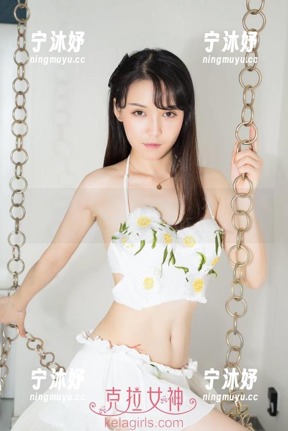 克拉女神 - 看似普通的浴室，大阳的写真集里资源其实挺吓人