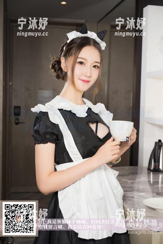 克拉女神 - 下载时间到！钟淇在校园的全套照片，从此再也不怕数学课了。