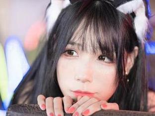 微密圈 – 十万口草莓粥粥带来的白丝图集分享——这姿势也太妙了，我的眼睛！