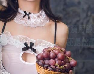 头条女神 – 我就想问问，语溪用镂空来个私拍，是想给我们上课还是炫耀？