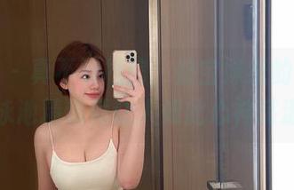 微密圈 – 真不敢相信，奶宝妹纸的深夜游泳池精选竟让人如此心神荡漾