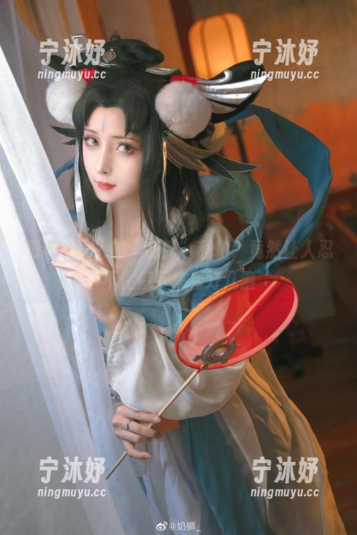 奶狮不咬人的“制服”私拍，竟然让人忍不住停下来看好几遍