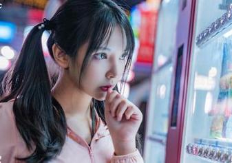 妍子坚不可摧驾到！作品里的吉他妹妹，让我目不转睛
