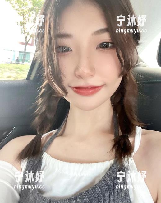 妮是老虎 微密圈 - 妮是老虎–原图中蓝色蕾丝,看完就一些哲学感悟:人生需要更多的光鲜和亮眼。