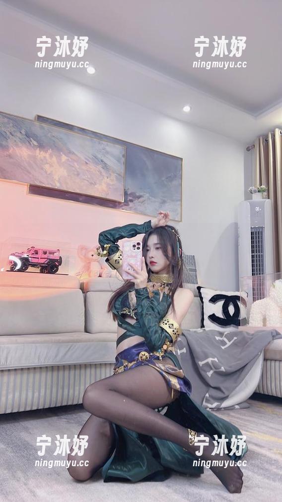 双马尾的魔力，小小奶瓶儿带来制服师生图集，保证让你嘴角上扬