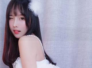 小小奶瓶儿的私房图片满满的腿控福利，忍不住想问：还有吗？