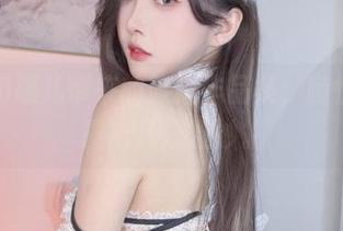 小小奶瓶儿带来的旅拍作品集，随性中透露出几分微妙。