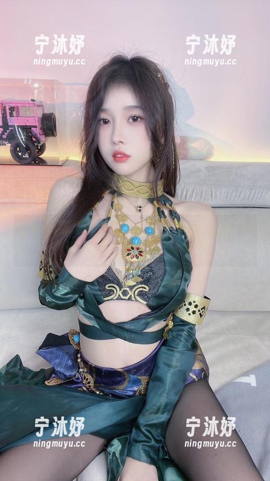 小小奶瓶儿 小小奶瓶儿的死库水套图,下载了之后再也不想关掉。