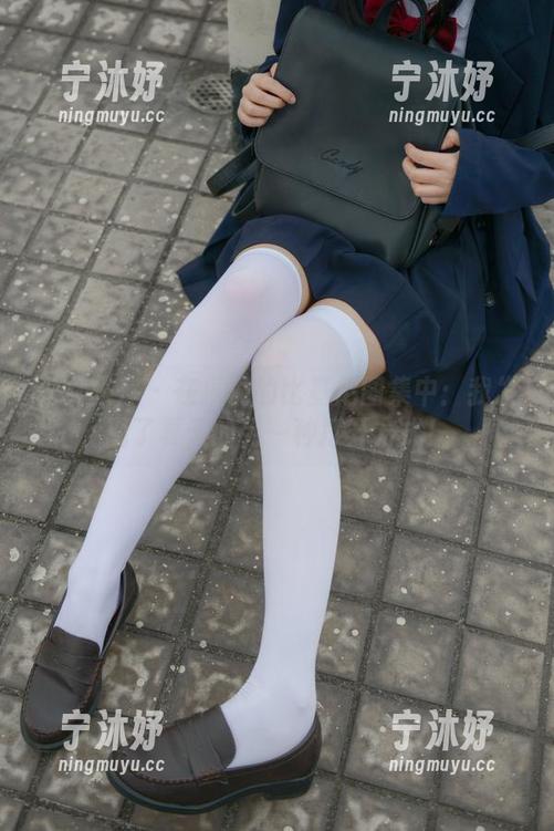 少女秩序-乐栀 少女秩序 - 在乐栀的比基尼图集中:我发现了夏天的另一种打开方式!