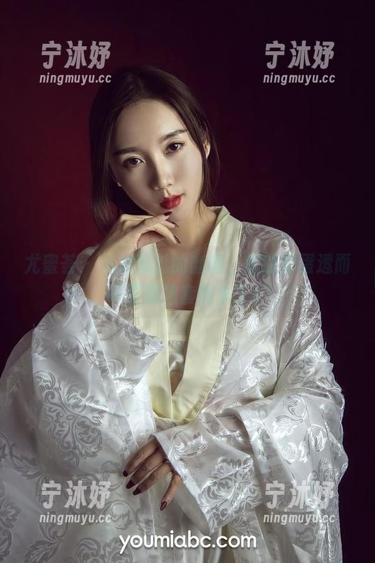 尤蜜荟-您的蛋蛋 尤蜜荟 - 从未见过的幽默,您的蛋蛋透而不露精选套图来了!