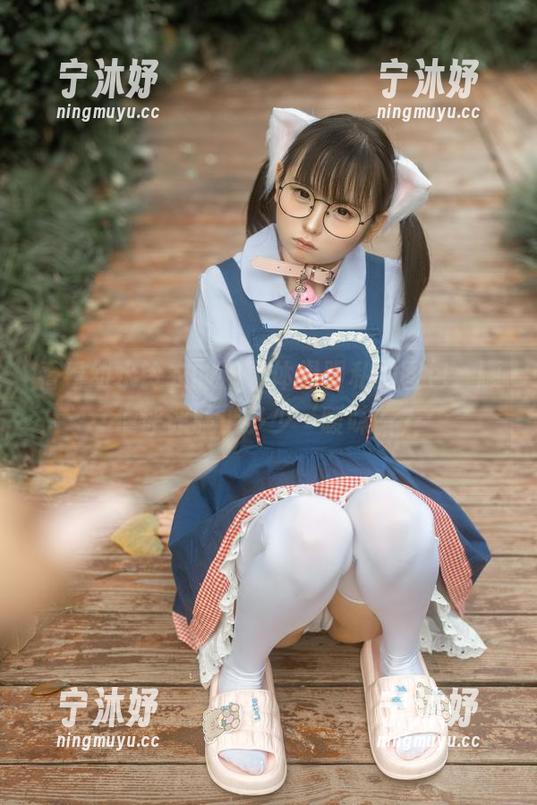 幼水铃衣 看看幼水铃衣的温泉体操服私拍图包,顺便评评脸上多少‘暧昧’?