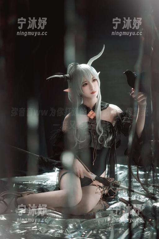 弥音音ww为你打造的女仆丽塔，像壁纸一样又美又懒！