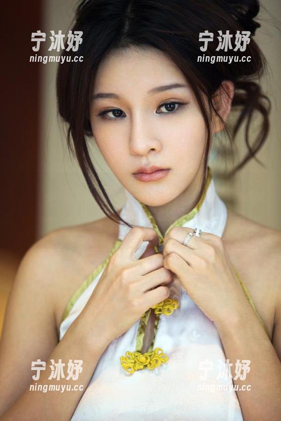 推女郎 - 一双美脚在等你，陆瓷的定制写真，眼睛不够用，请问你的专属视线在哪里？