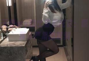 无颜小天使wy的比基尼托管：原图中没那么严肃的时刻