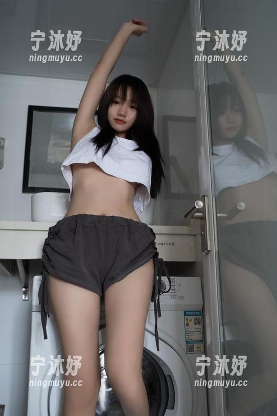 柒柒不可爱 柒柒不可爱的泳装全集,原图细节多到你脑袋都要打结了…