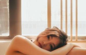 樱晚gigi写真：日常系列——谁能拒绝空调外的初夏热浪？