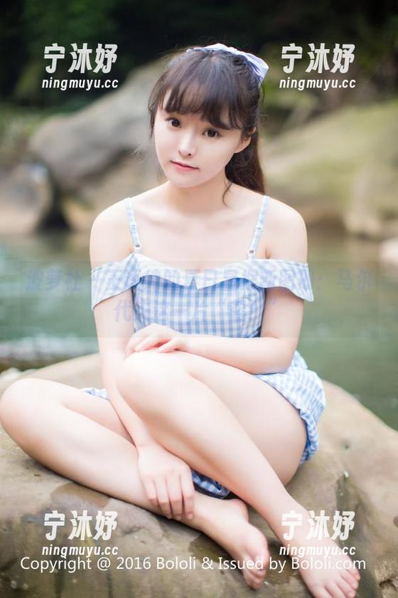 波萝社-王语纯 波萝社 - 王语纯的夏日显摆新图册:马尔代夫这一片“蓝!”