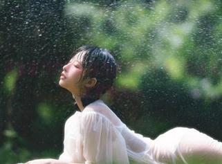 原图太美，清水由乃的蕾丝裙在田园间摇曳，就像夏风里那一抹柔软的光～