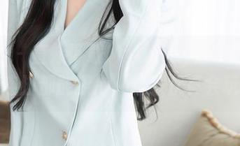 秀人网 – 直接下载M梦baby的美足作品，连脚都能撩心，这家伙真会玩。